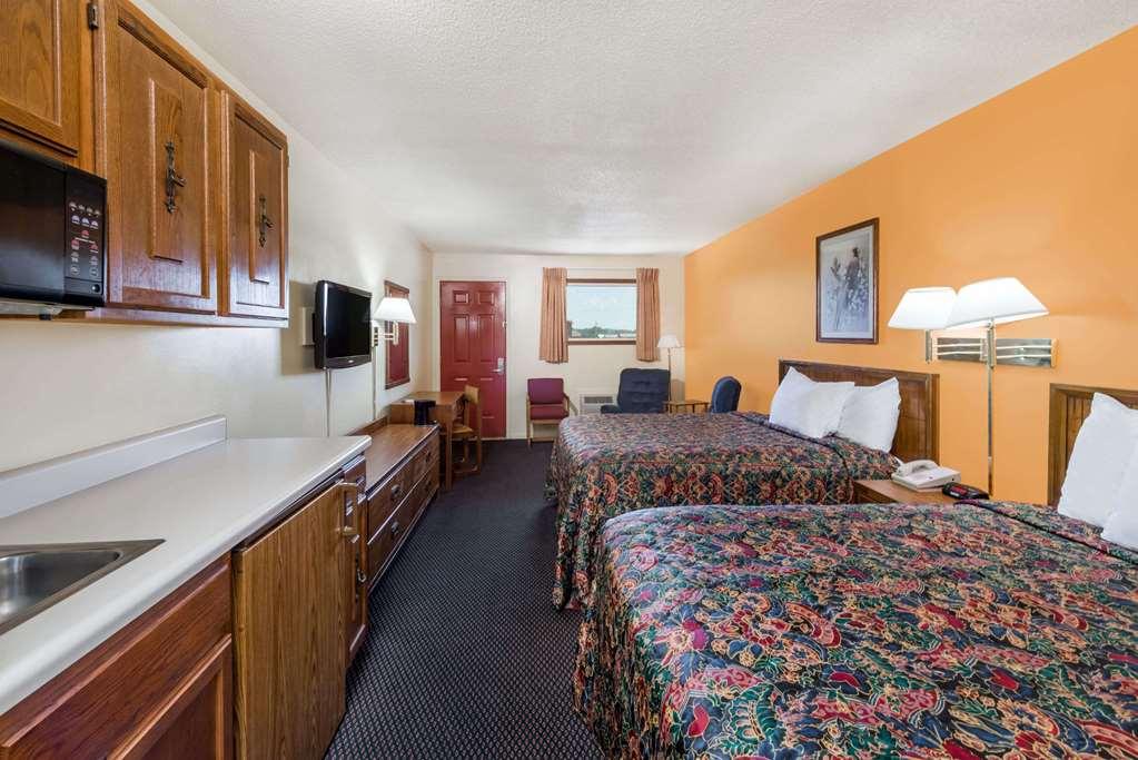 Knights Inn - Chanute Room photo