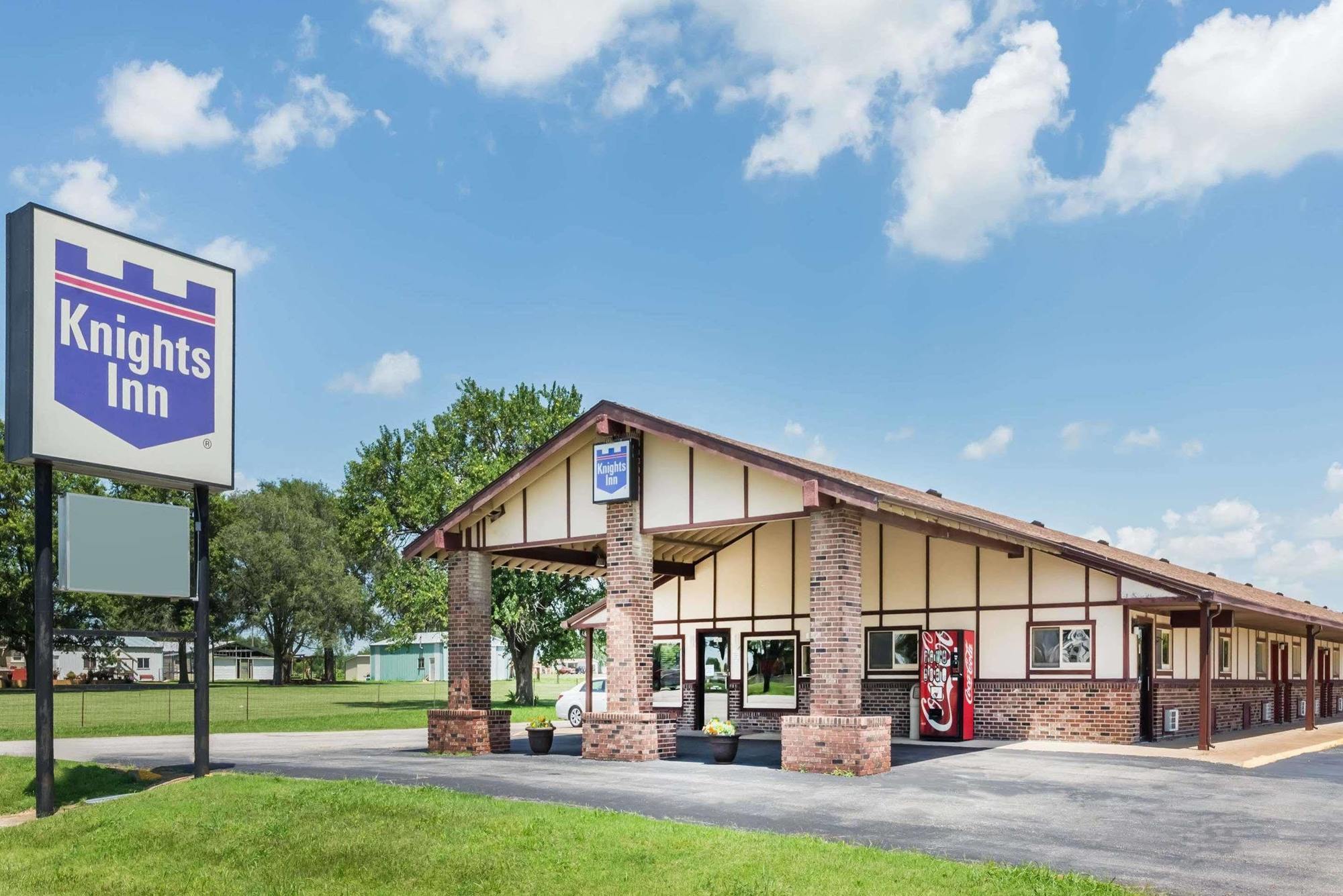 Knights Inn - Chanute Exterior photo